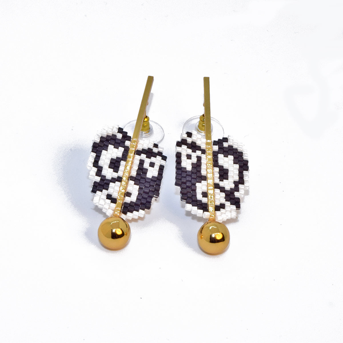 FINE ART EARRINGS IN BLACK AND WHITE