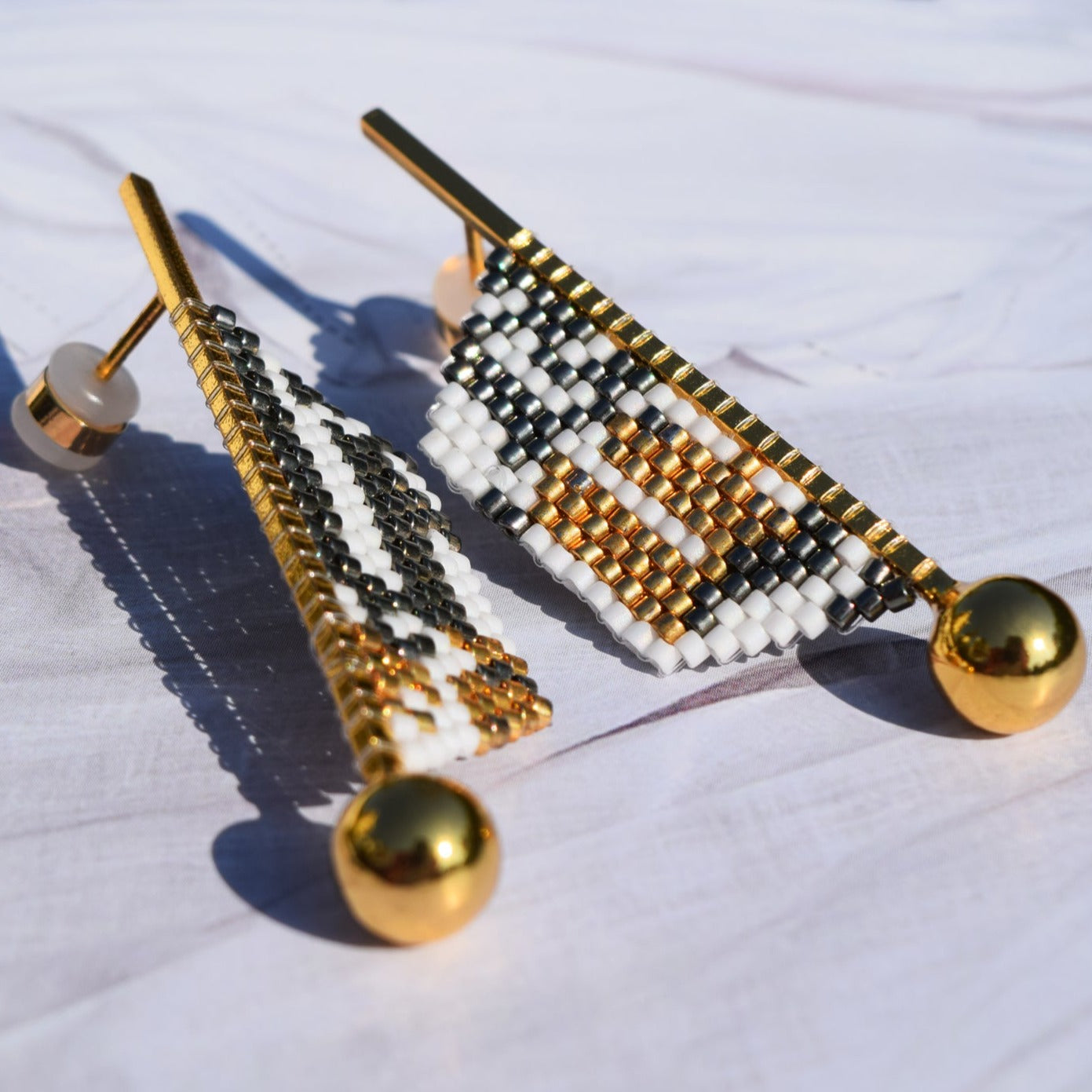 CAMO EARRINGS IN GOLD, GRAY AND WHITE COLORS