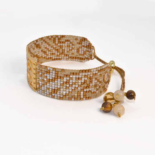 CLOVIS BRACELET IN GOLD, BEIGE AND PEARL WHITE