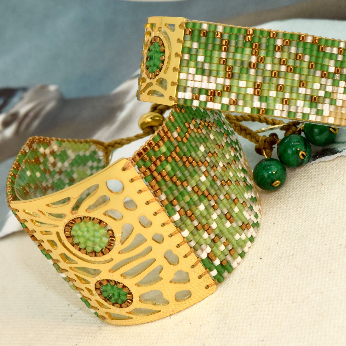 BUTTERFLY BRACELET IN GOLD AND EMERALD GREEN