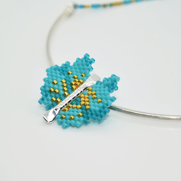 ROSE NECKLACE IN TURQUOISE COLORS